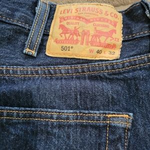 501 Levi's Relaxed Straight leg